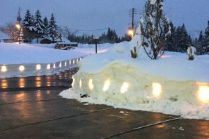 龍氣の雪灯籠